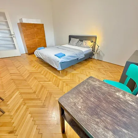 Elegant For Short Appartement Bratislava