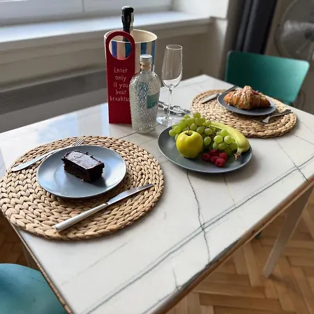 Elegant For Short * Pressburg