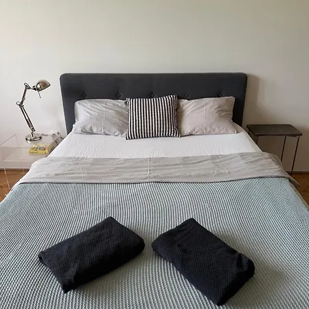 Elegant For Short * Pressburg