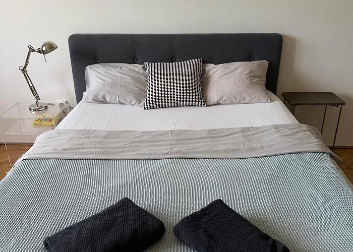 شقة Elegant For Short